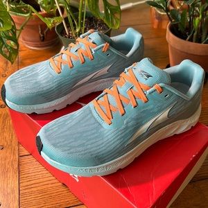 Altra Rivera womens new in box